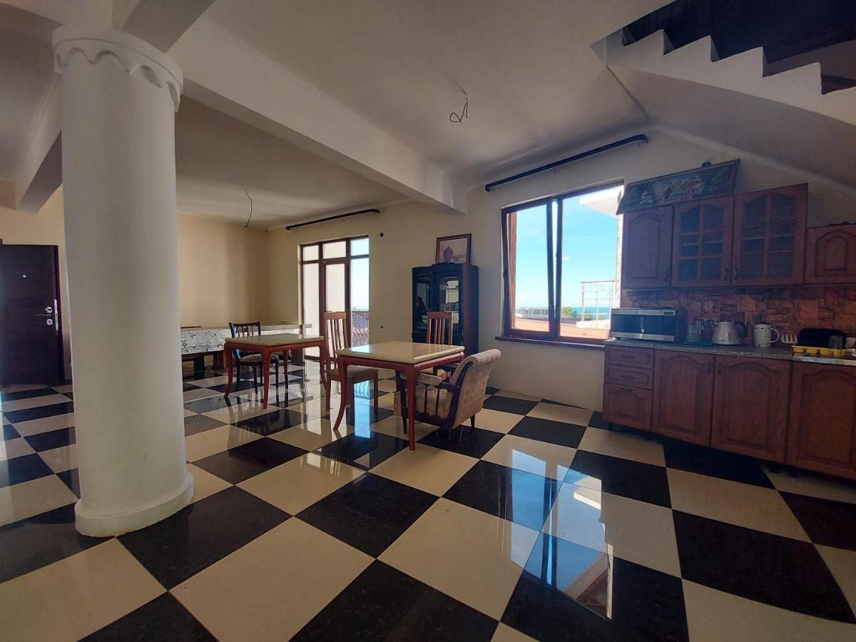 Гостевой Дом София 400 М До Моря Gagra Bagian luar foto