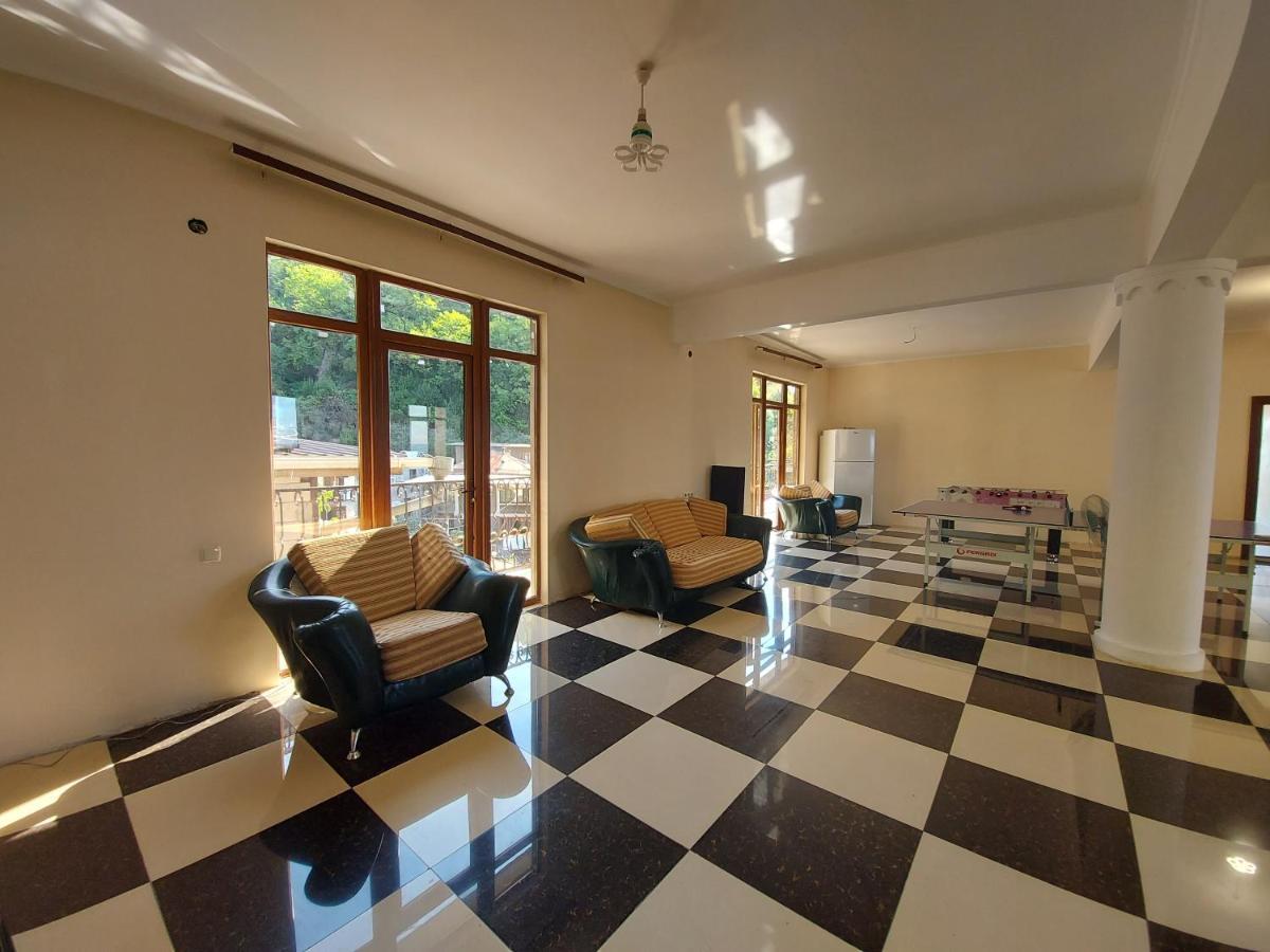 Гостевой Дом София 400 М До Моря Gagra Bagian luar foto