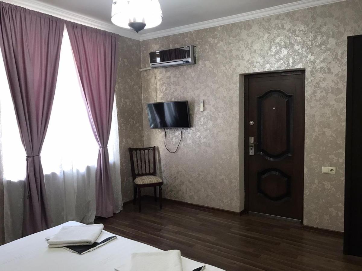 Гостевой Дом София 400 М До Моря Gagra Bagian luar foto