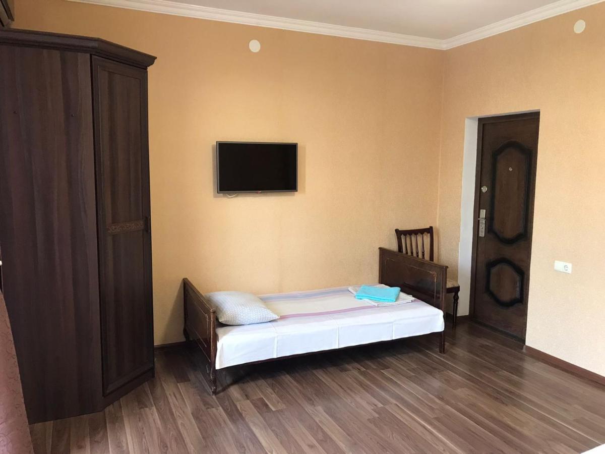 Гостевой Дом София 400 М До Моря Gagra Bagian luar foto